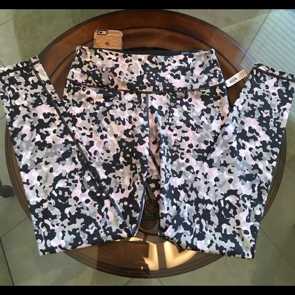 ❤️knockout By Victoria Sport Tight ❤️ - Picture 2 of 3